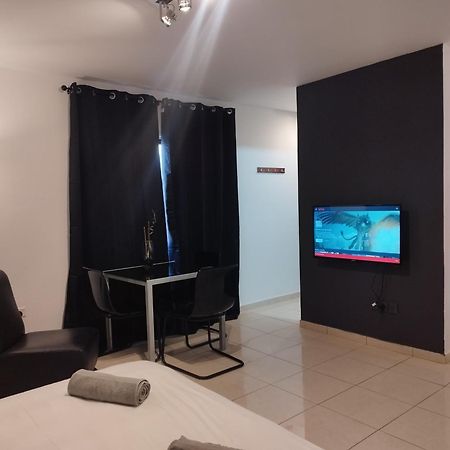 303 St Lazaros View Studio Larnaca Ngoại thất bức ảnh